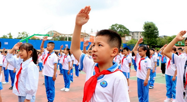 你好，新學(xué)期！獨(dú)山各小學(xué)“開學(xué)第一課”精彩紛呈