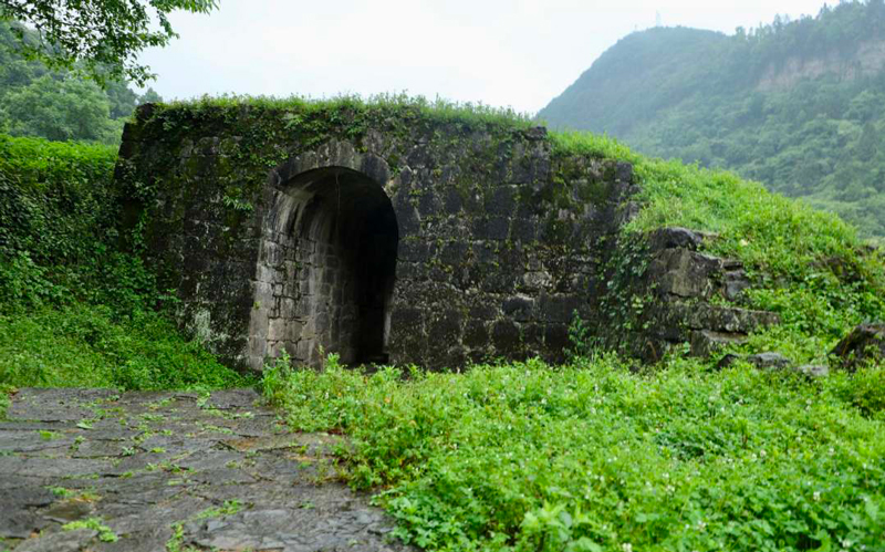 圖為海龍屯遺址。顧蘭云攝