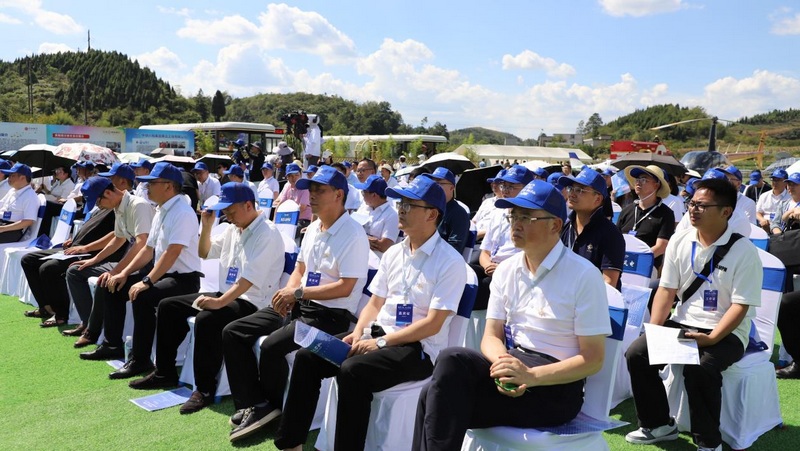 “鑄夢云端·從心啟航”貴陽修文低空飛行服務(wù)基地試飛儀式在修文經(jīng)開區(qū)舉行。姜繼恒攝