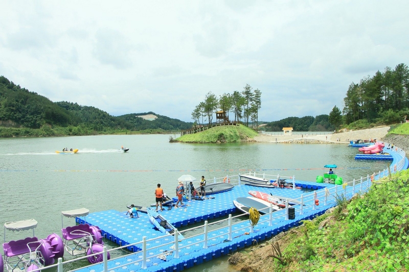 貴陽(yáng)沖浪小鎮(zhèn) 修文縣融媒體中心姜繼恒 攝