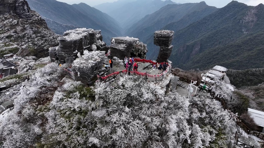 貴州銅仁梵凈山冬景。楊健供圖