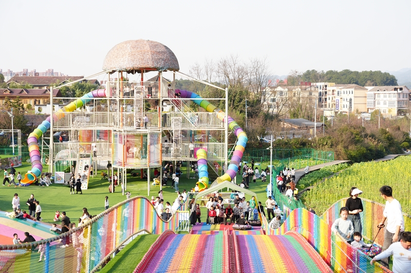 神采八卦園內(nèi)的無動力樂園。